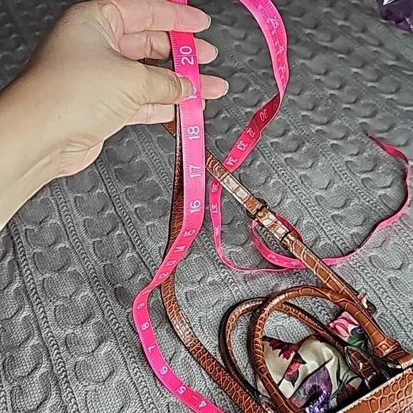 Dana Buchman Purse - Picture 14 of 16